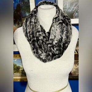 LOFT Elegant Black and Gray Faux Fur Wrap
